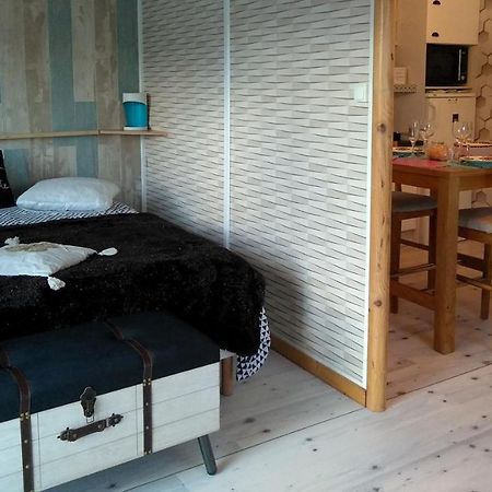 Le Haut Village Chambre D'Hotes Mobi-Loft Cosy Sauna ,Douche ,Chromotherapie Arrest Eksteriør bilde