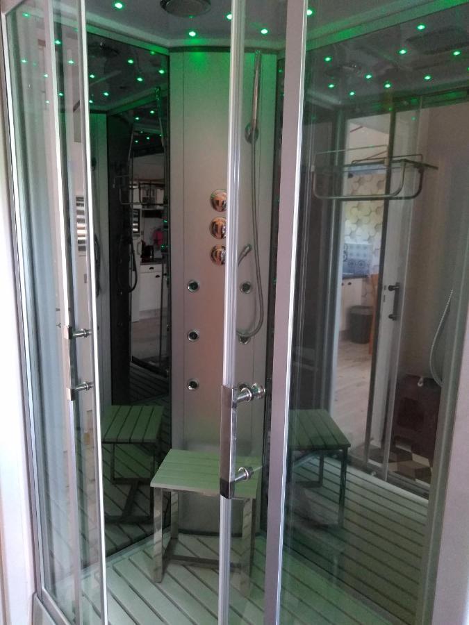 Le Haut Village Chambre D'Hotes Mobi-Loft Cosy Sauna ,Douche ,Chromotherapie Arrest Eksteriør bilde